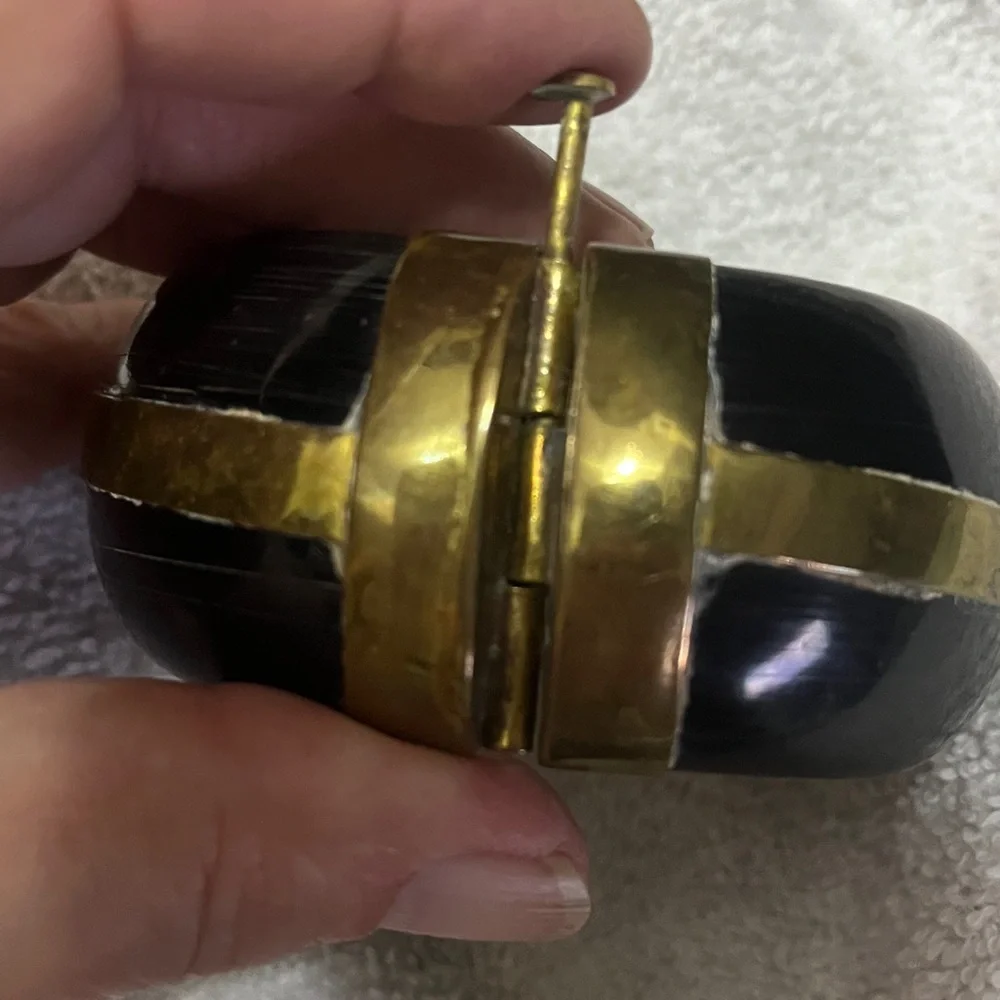 Antique Bracelet - Big & Chunky Ethnic Horn and Carnelian Stone w/ Brass Trim - Picture 4 of 8